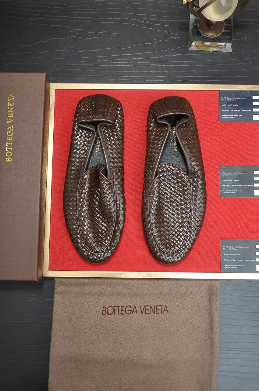 Men's shoes 💰600💶 [Botteg Venetta (BV)] (wallet shoes) exclusive new model official website new model The upper is made of high-quality top calfskin. Delicate feel and flowing luxurious texture. Tailored for refined men to create a noble aura. Detailed and regular Mark hand-stitching. Smooth lines. Full cowhide lining, comfortable to wash off sweat. 38-44